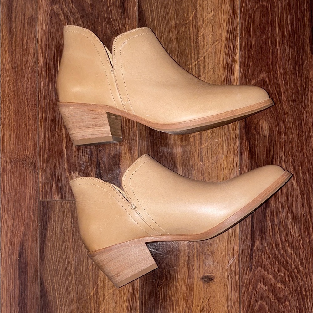 Nisolo Light Brown Ankle Booties